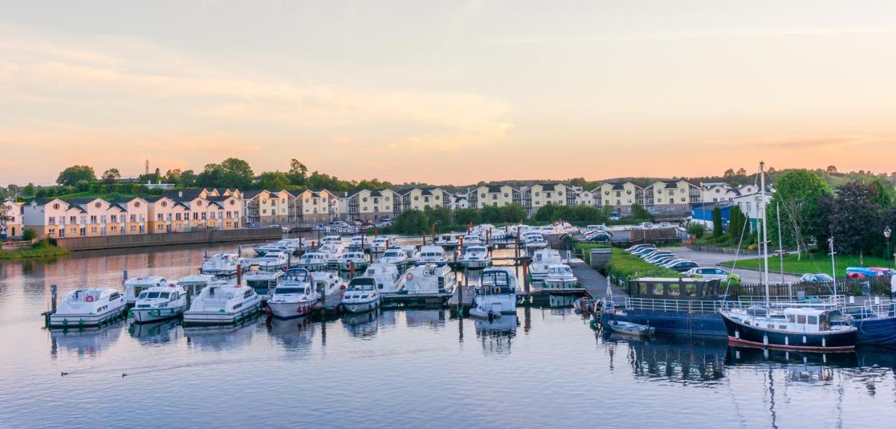 Five Bedroom Waterfront House Carrick-on-Shannon Екстер'єр фото